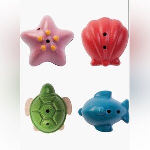 Baby bath toys from Nordstrom (sustainable)